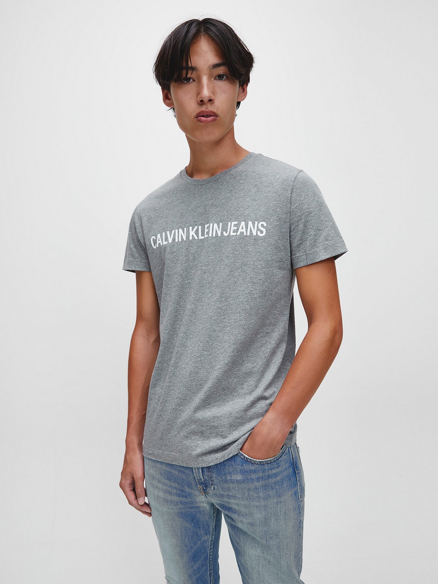 Buy Calvin Klein Institutional logo T-shirt Grey Heather - Scandinavian  Fashion Store