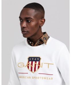 jævnt månedlige margen Buy Gant Archive Shield C-Neck Eggshell - Scandinavian Fashion Store