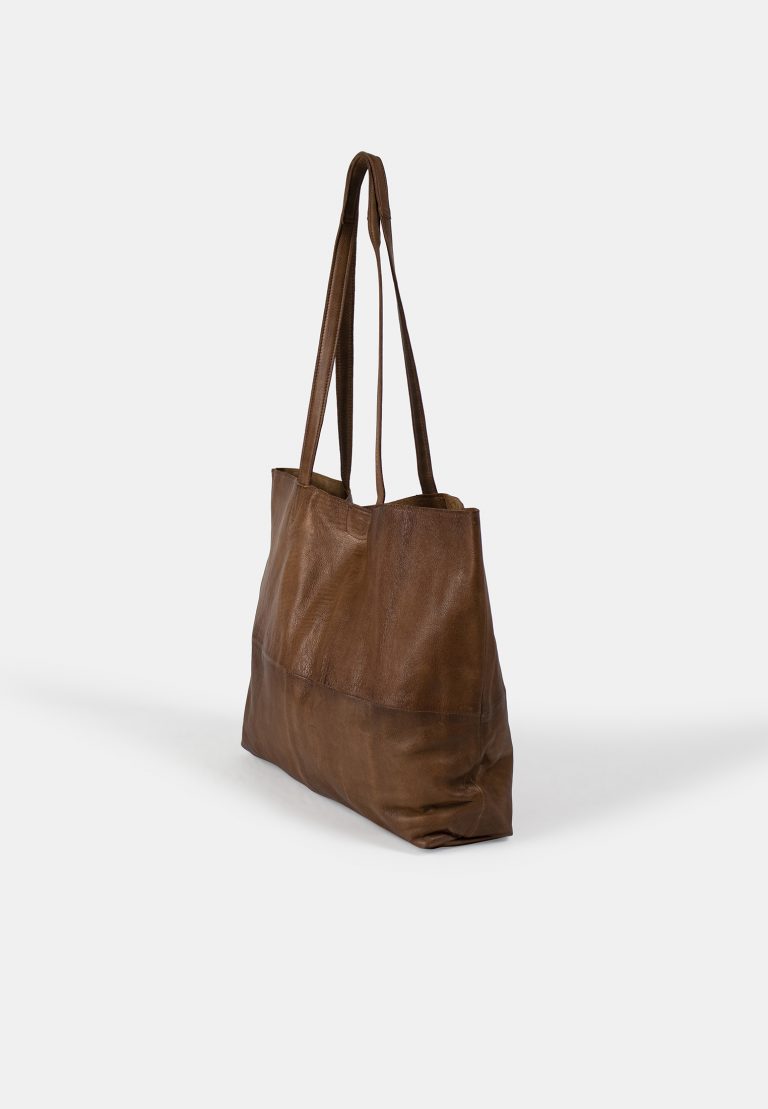 Buy RE:DESIGNED Marlo Urban Large Bag Walnut - Scandinavian Fashion Store