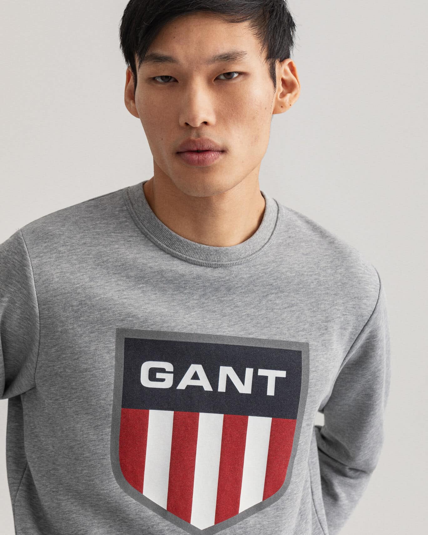 Buy Gant Retro Shield Crew Neck Sweatshirt Grey Melange - Scandinavian