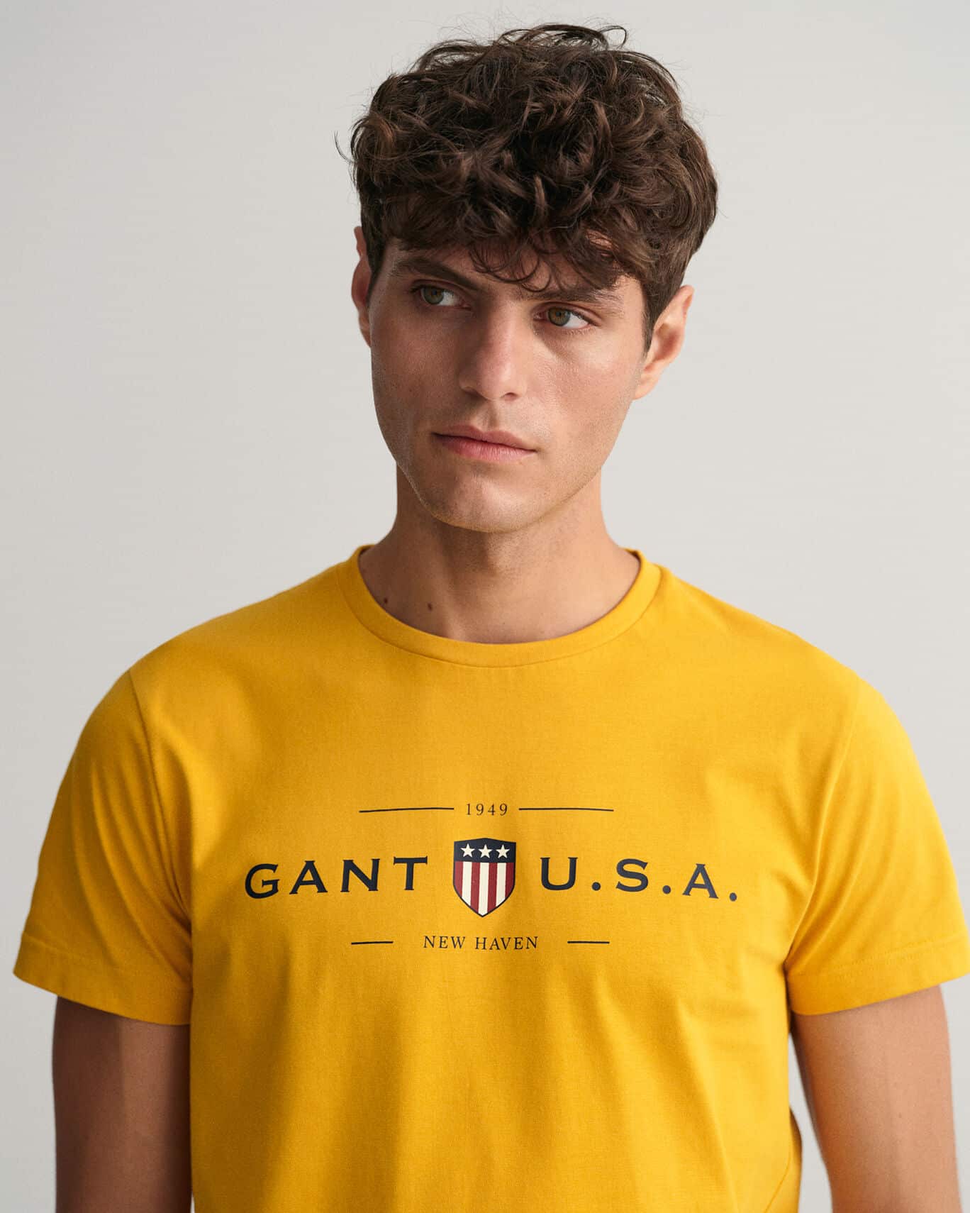 Buy Gant Gold Store T-shirt - Shield Banner Fashion Ivy Scandinavian